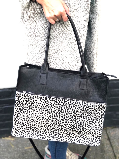 "Mommy/work/laptop bag" in black x Pebbles.( Also available in other colors or prints. - Image 32