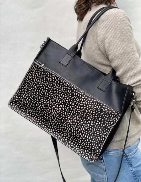 "Mommy/work/laptop bag" in black x Pebbles.( Also available in other colors or prints. - Image 28