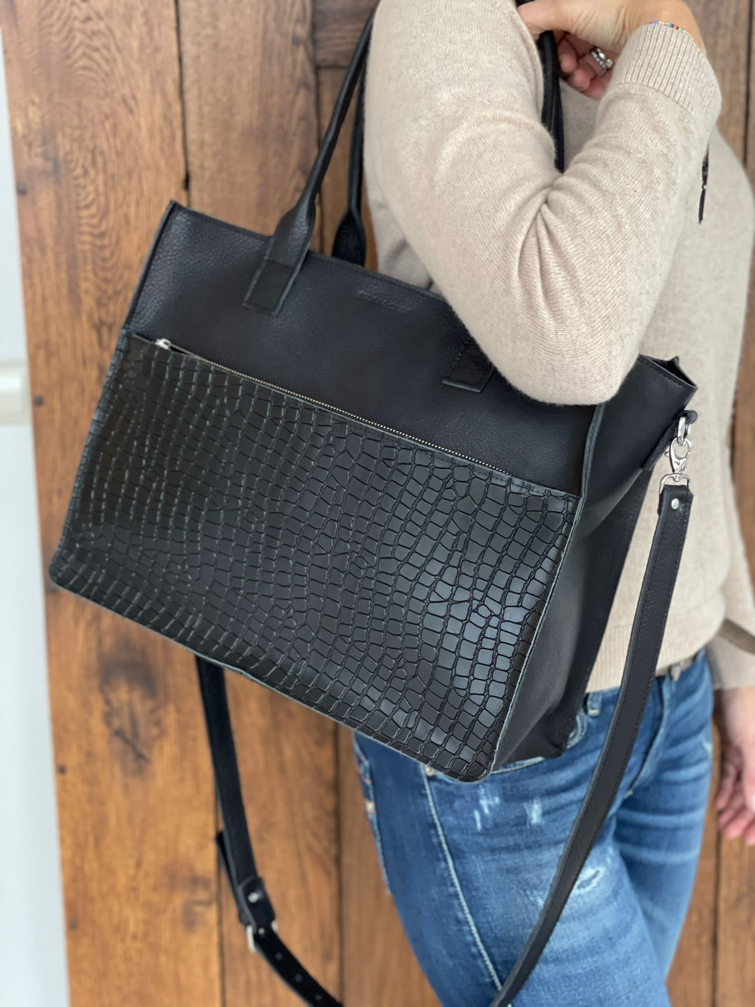 "Mommy/work/laptop bag" in black x Pebbles.( Also available in other colors or prints. - Image 2