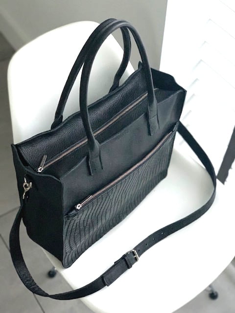 "Mommy/work/laptop bag" in black x Pebbles.( Also available in other colors or prints. - Image 7