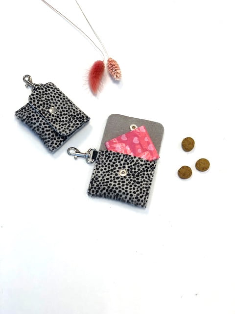 Mini keychain bag.( Also available in other colors or prints.) - Image 10