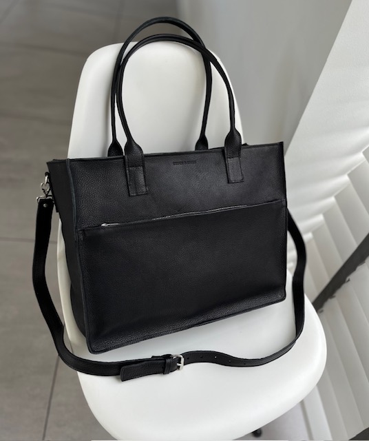 "Mommy/work/laptop bag" in black x Pebbles.( Also available in other colors or prints. - Image 26