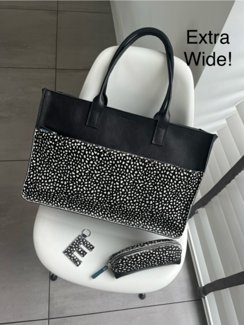 "Mommy/work/laptop bag" in black x Pebbles.( Also available in other colors or prints. - Image 24