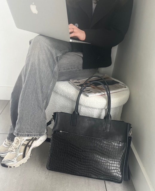 "Mommy/work/laptop bag" in black x Pebbles.( Also available in other colors or prints. - Image 18