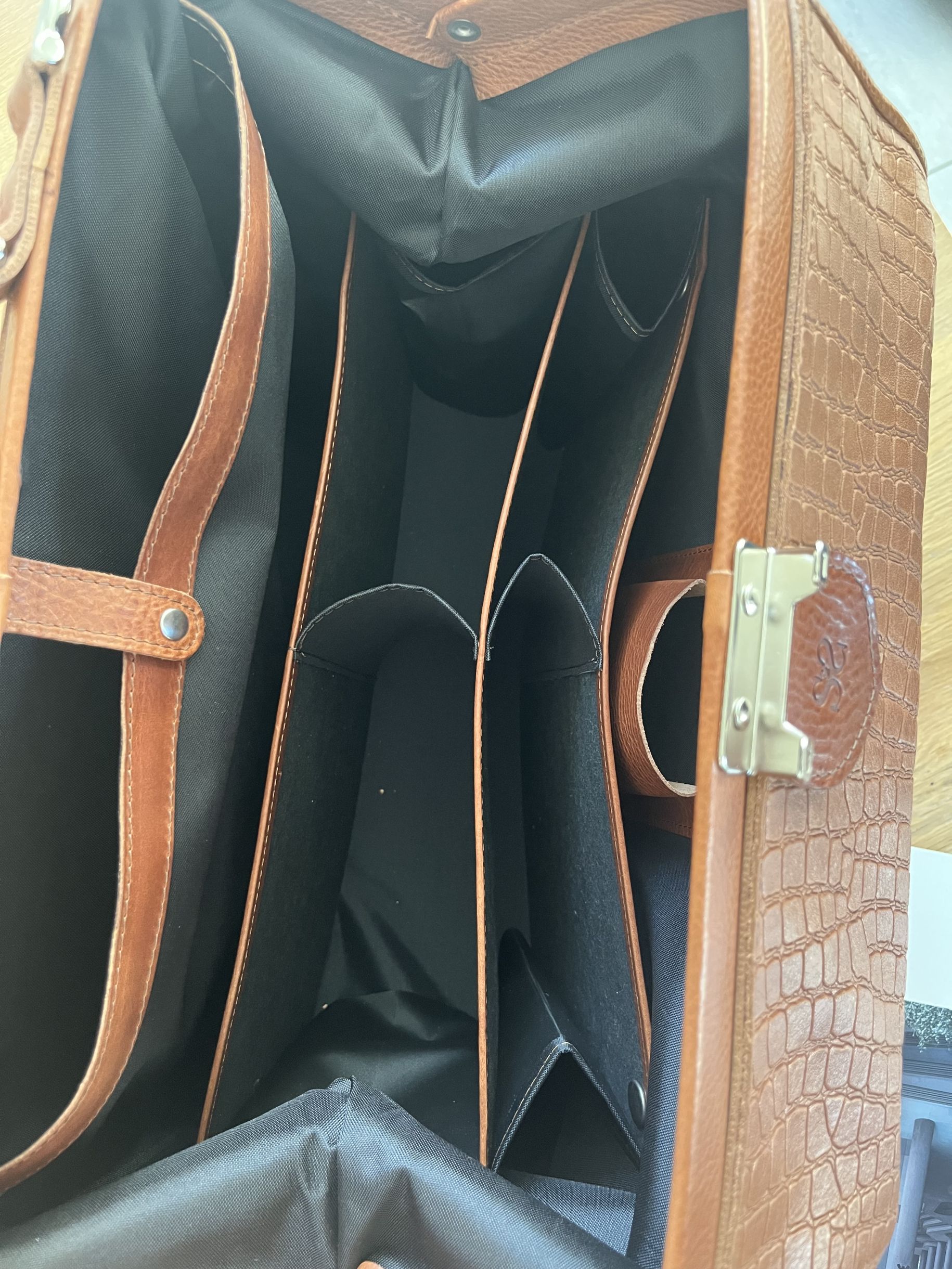 The "Remedy'' (with outer flap pocket.) - Image 6