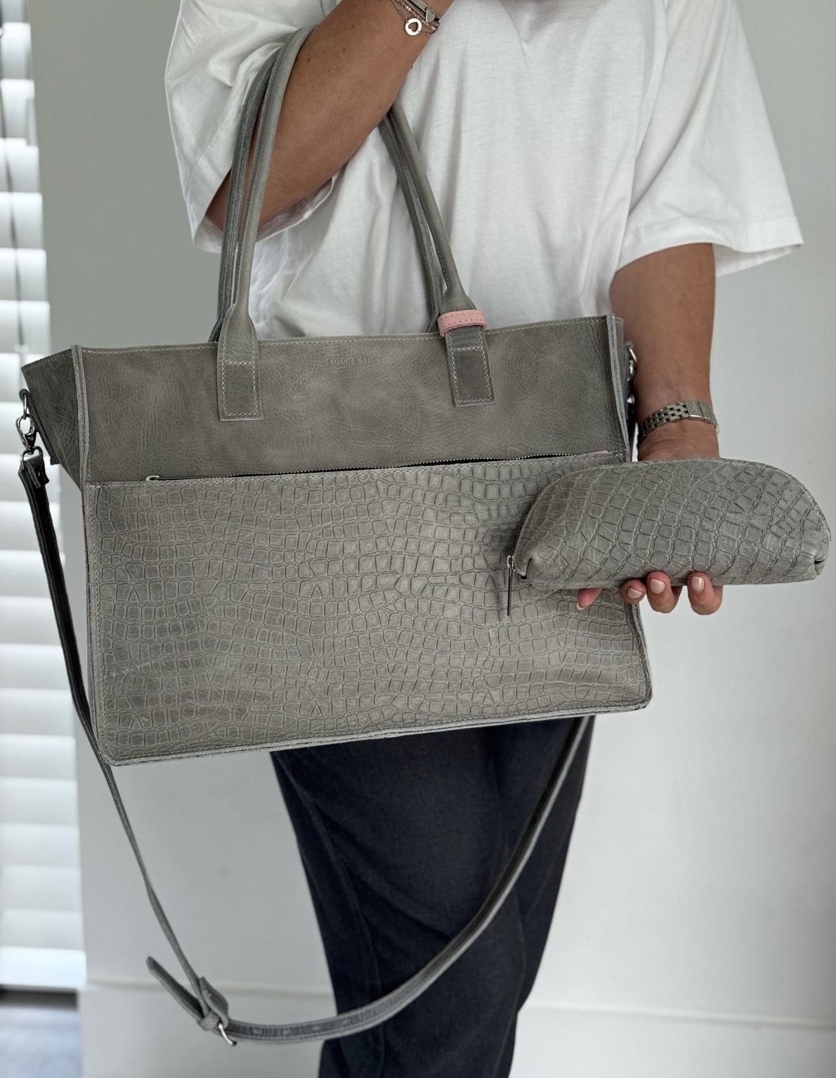 The "IT'' Bag.( Also available in other colors or prints.) - Image 9