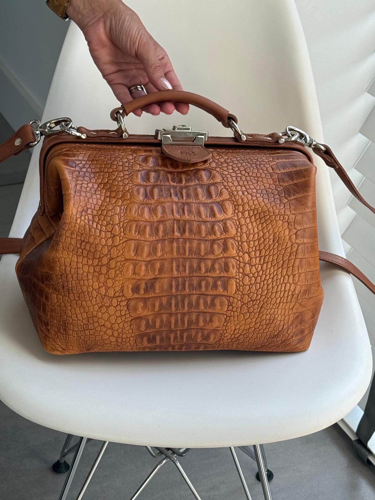 The "Remedy'' mid size - Image 8