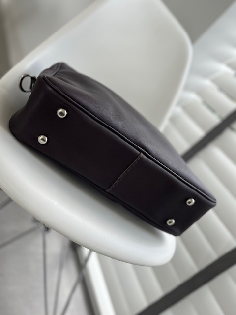 Fender. ( Also available in other colors.) - Image 3